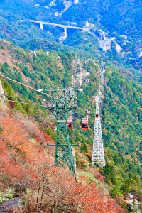 御在所ロープウェイ、紅葉、11月秋、三重県三重郡の観光・撮影スポットの名所