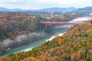 苗木城跡、紅葉。11月秋、岐阜県中津川市市の観光・撮影スポットの名所