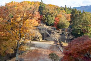 苗木城跡、紅葉。11月秋、岐阜県中津川市市の観光・撮影スポットの名所