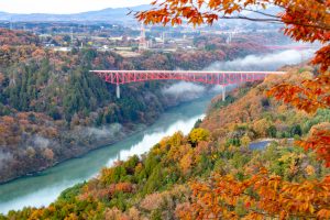苗木城跡、紅葉。11月秋、岐阜県中津川市市の観光・撮影スポットの名所