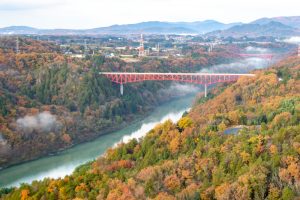 苗木城跡、紅葉。11月秋、岐阜県中津川市市の観光・撮影スポットの名所