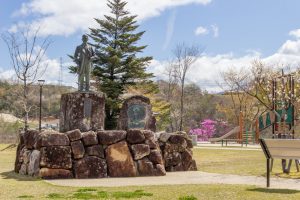 恵那峡さざなみ公園、つつじ、4月春の花、岐阜県恵那市の観光・撮影スポットの名所