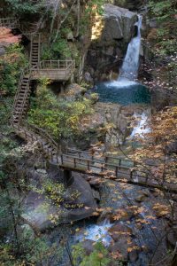 夕森公園、竜神の滝、11月秋、岐阜県中津川市の観光・撮影スポットの画像と写真