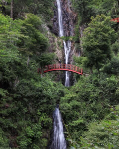 五宝の滝、７月夏、岐阜県加茂郡の観光・撮影スポットの名所