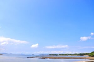 佐久島、空と海、アートの島、愛知県西尾市佐久島の観光・撮影スポットの画像と写真