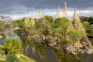 白鳥庭園、紅葉、11月、秋、名古屋市熱田区の観光・撮影スポットの画像と写真