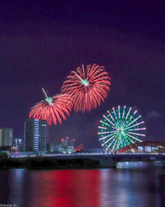 名古屋港ガーデンふ頭、名港水上芸術花火、8月、名古屋市港区の観光・撮影スポットの画像と写真