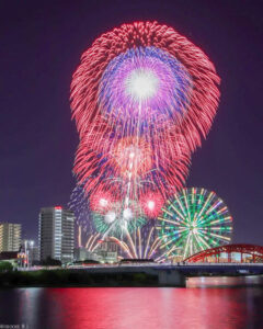 名古屋港ガーデンふ頭、名港水上芸術花火、8月、名古屋市港区の観光・撮影スポットの画像と写真