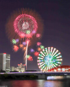 名古屋港ガーデンふ頭、名港水上芸術花火、8月、名古屋市港区の観光・撮影スポットの画像と写真
