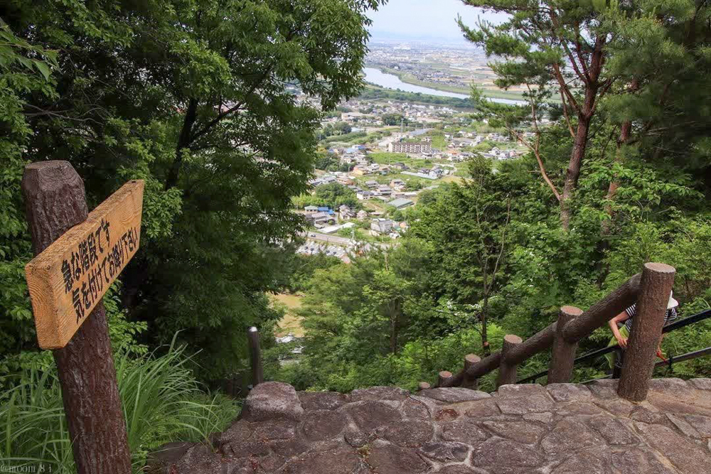 月見の森、急な階段、岐阜県海津市の観光・撮影スポットの画像と写真