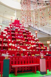 瀬戸蔵ミュージアム　ひな祭り,千代紙のつるし飾り,2月春、愛知県瀬戸市の観光・撮影スポットの画像と写真