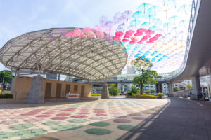 カリアンブレラ、カラフルな傘、5月夏、愛知県刈谷市の観光・撮影スポットの名所