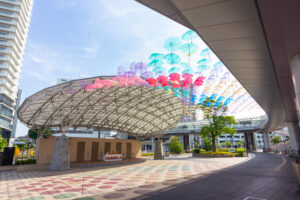 カリアンブレラ、カラフルな傘、5月夏、愛知県刈谷市の観光・撮影スポットの名所