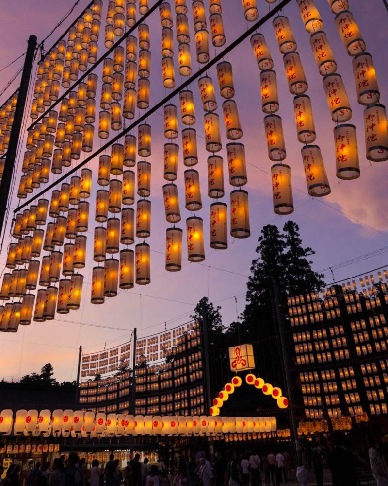 多賀大社・万灯祭・提灯祭り、8月夏、滋賀県犬上群の観光・撮影スポットの名所