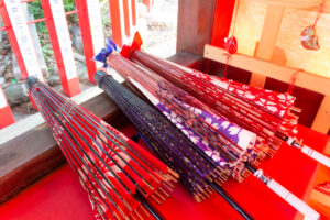別小江神社、和傘、6月夏の花、名古屋市北区の観光・撮影スポットの画像と写真
