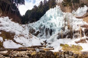 豊田市稲武　氷瀑　大井平公園　湧水広場　2月　愛知県豊田市の観光・撮影スポットの画像と写真