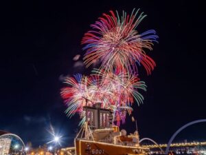 ISOGAI花火劇場in名古屋港 、名古屋港ガーデンふ頭、12月冬クリスマス、名古屋市港区の観光・撮影スポットの画像と写真