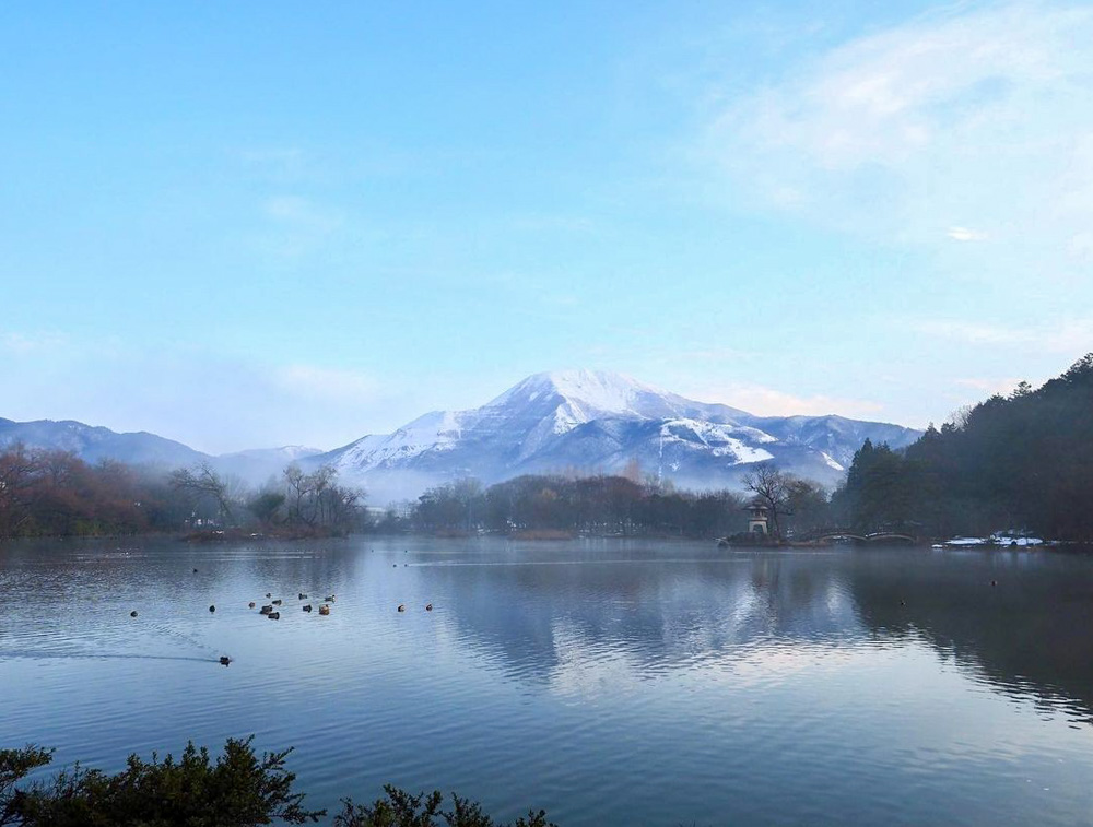 三島池、伊吹山、冬景色、1月冬、滋賀県米原市の観光・撮影スポットの名所