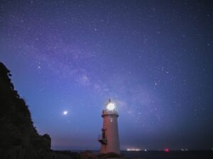 伊良湖岬灯台、星空、恋路ヶ浜、愛知県田原市の観光・撮影スポットの画像と写真