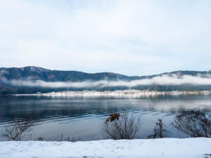 余呉湖 、冬景色、雪景色、1月冬、滋賀県長浜市の観光・撮影スポットの名所