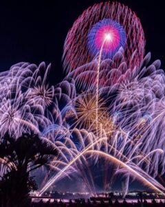 名港水上芸術花火、名古屋港ガーデンふ頭、8月夏、名古屋市港区の観光・撮影スポットの画像と写真