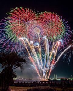 名港水上芸術花火、名古屋港ガーデンふ頭、8月夏、名古屋市港区の観光・撮影スポットの画像と写真
