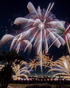 名港水上芸術花火、名古屋港ガーデンふ頭、8月夏、名古屋市港区の観光・撮影スポットの画像と写真