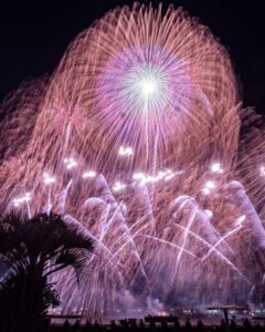 名港水上芸術花火、名古屋港ガーデンふ頭、8月夏、名古屋市港区の観光・撮影スポットの画像と写真
