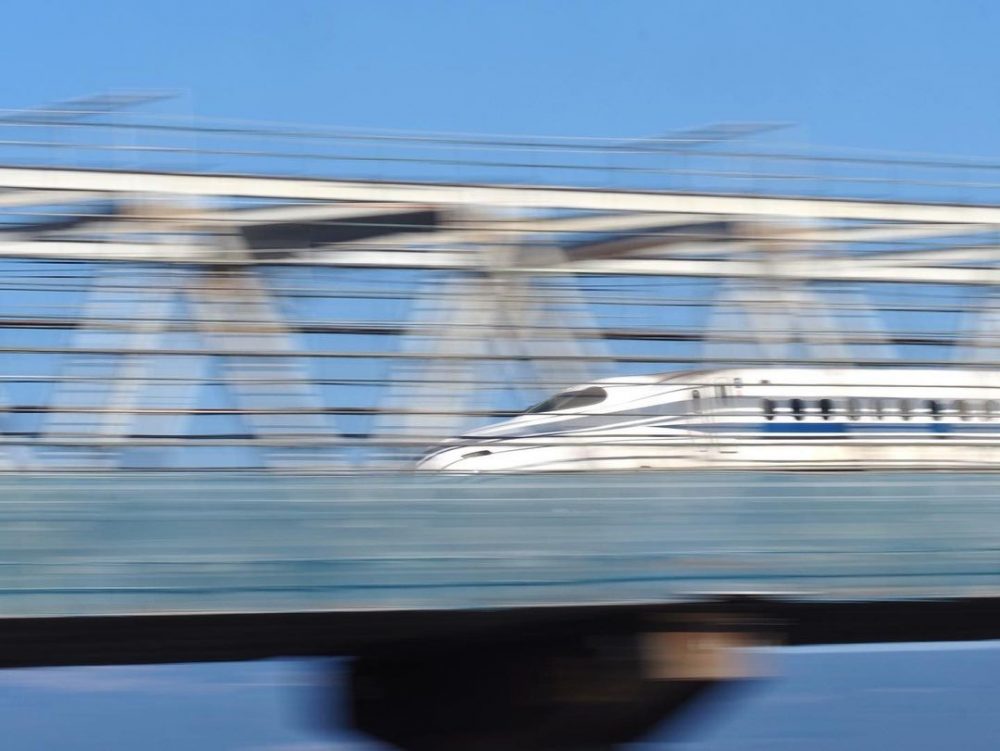 東海道新幹線、富士川橋梁、1月冬、静岡県静岡市の観光・撮影スポットの名所