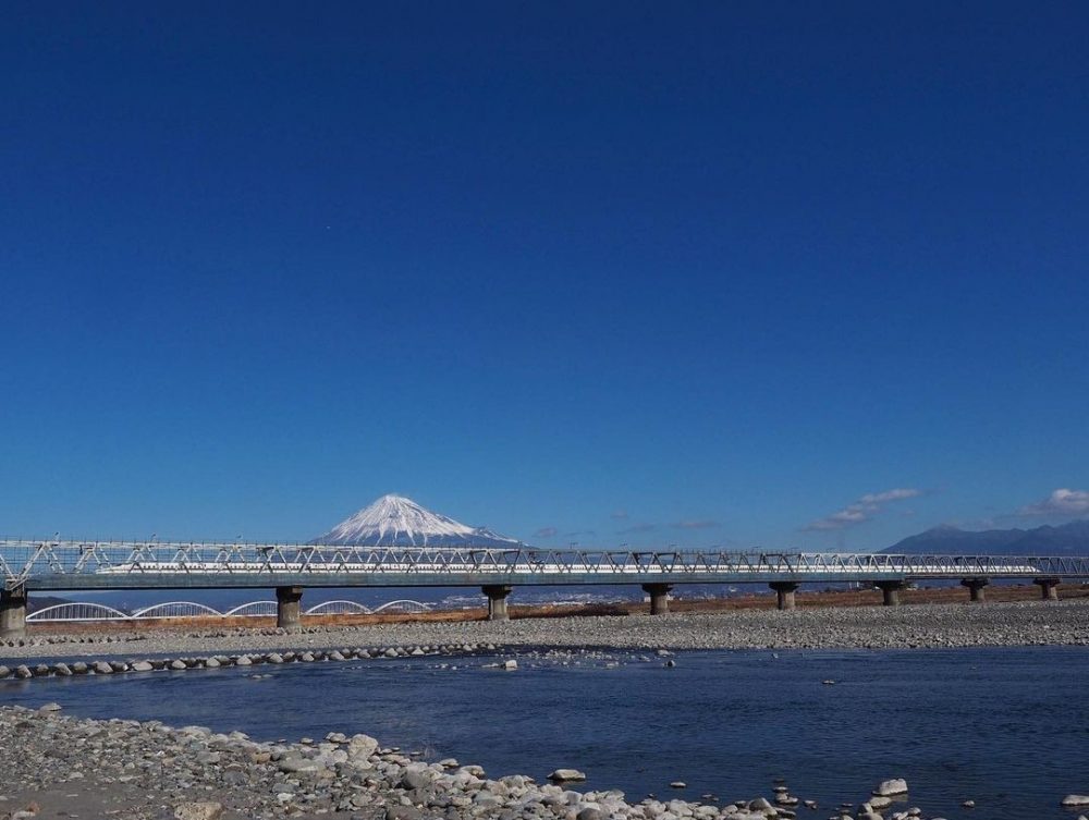 東海道新幹線、富士山、富士川橋梁、1月冬、静岡県静岡市の観光・撮影スポットの名所