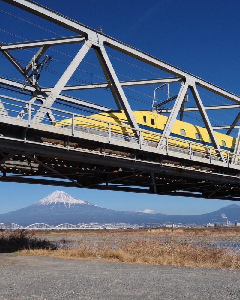 ドクターイエロー、富士山、富士川橋梁、1月冬、静岡県静岡市の観光・撮影スポットの名所
