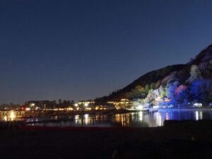 嵯峨嵐山 花灯路、渡月橋、ライトアップ、12月冬、京都府京都市の観光・撮影スポットの名所