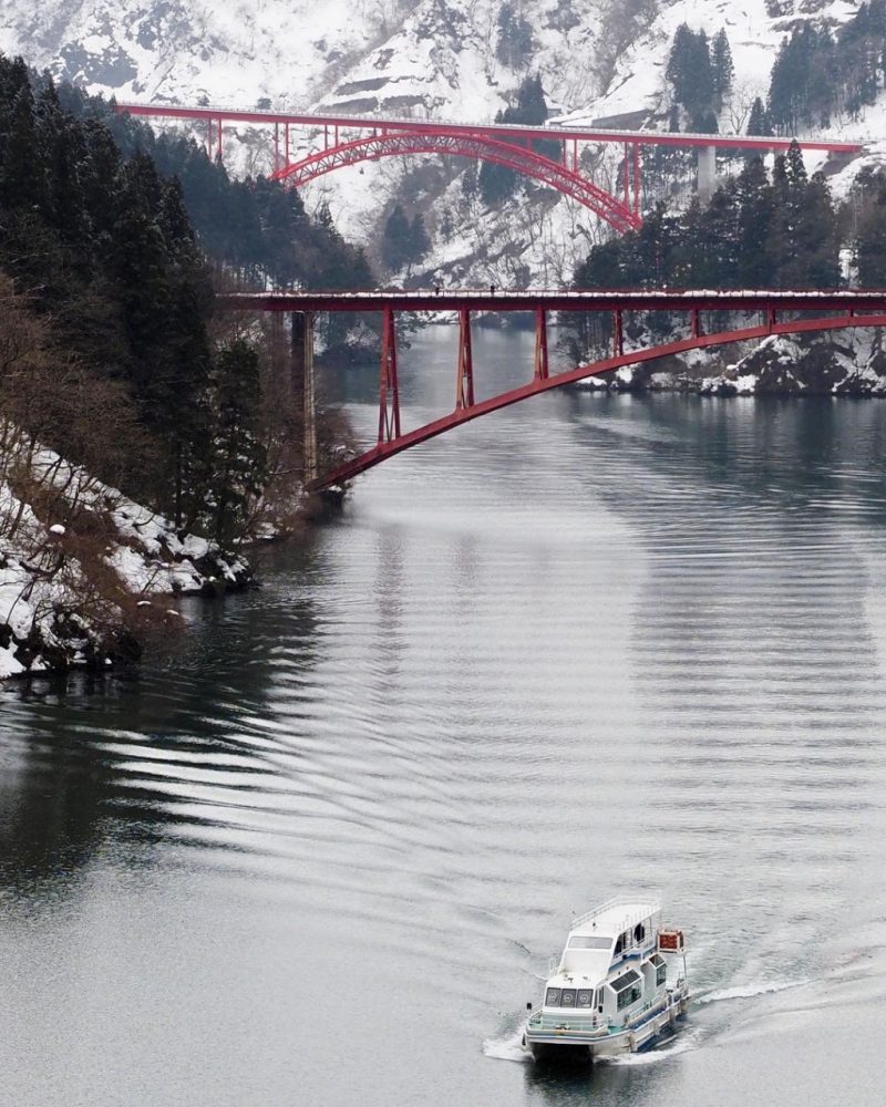 庄川峡遊覧船、雪景色、2月冬、富山県砺波市の観光・撮影スポットの名所