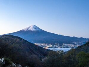 御坂峠天下茶屋 、富士山、11月秋、山梨県南都留郡の観光・撮影スポットの名所