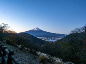 御坂峠天下茶屋 、富士山、11月秋、山梨県南都留郡の観光・撮影スポットの名所