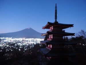 新倉山浅間公園、富士山、紅葉、11月秋、山梨県富士吉田市の観光・撮影スポットの名所