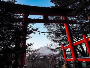 新倉山浅間公園、紅葉、11月秋、山梨県富士吉田市の観光・撮影スポットの名所