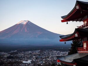 新倉山浅間公園、富士山、紅葉、11月秋、山梨県富士吉田市の観光・撮影スポットの名所