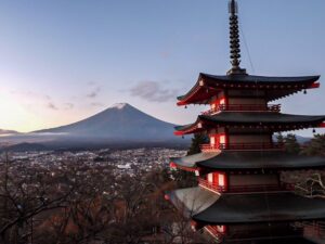 新倉山浅間公園、富士山、紅葉、11月秋、山梨県富士吉田市の観光・撮影スポットの名所