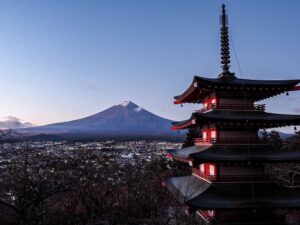 新倉山浅間公園、富士山、紅葉、11月秋、山梨県富士吉田市の観光・撮影スポットの名所