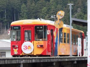 樽見駅、樽見鉄道、桜、4月春、岐阜県揖斐郡の観光・撮影スポットの画像と写真