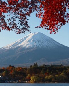 河口湖もみじ回廊付近 、富士山・紅葉、11月秋、山梨県南都留郡の観光・撮影スポットの名所