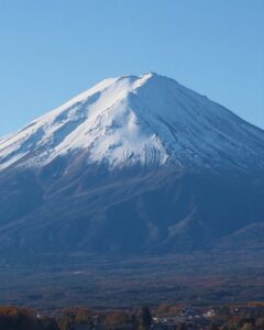 河口湖もみじ回廊付近 、富士山・紅葉、11月秋、山梨県南都留郡の観光・撮影スポットの名所