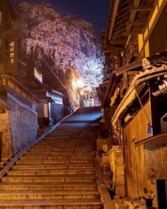 産寧坂、桜ライトアップ、4月春、京都府京都市の観光・撮影スポットの名所