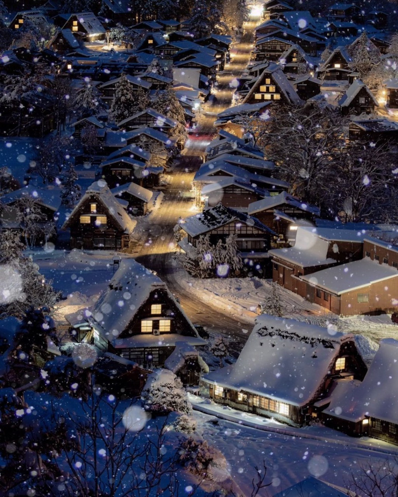 白川郷合掌造り集落、夜景、2月冬、岐阜県大野郡の観光・撮影スポットの画像と写真