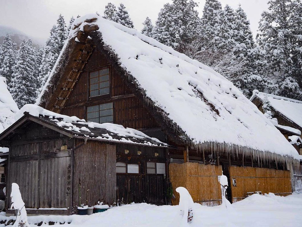 白川郷合掌造り集落、雪景色、2月冬、岐阜県大野郡の観光・撮影スポットの画像と写真