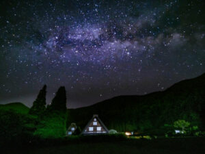 白川郷合掌造り集落、夜景、星空、2月冬、岐阜県大野郡の観光・撮影スポットの画像と写真