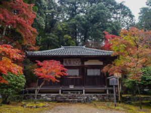 神護寺 、紅葉、11月秋、京都府京都市の観光・撮影スポットの名所