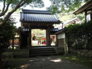 青岸寺 、夏景色、新緑、6月夏、滋賀県米原市の観光・撮影スポットの名所