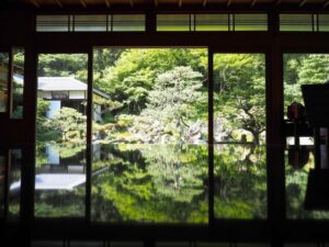 青岸寺 、夏景色、新緑、6月夏、滋賀県米原市の観光・撮影スポットの名所